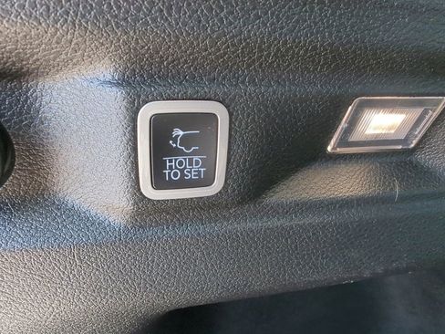 Used 2023 Jeep Grand Cherokee L Limited w/ Black Appearance Package AWD/4WD image 43