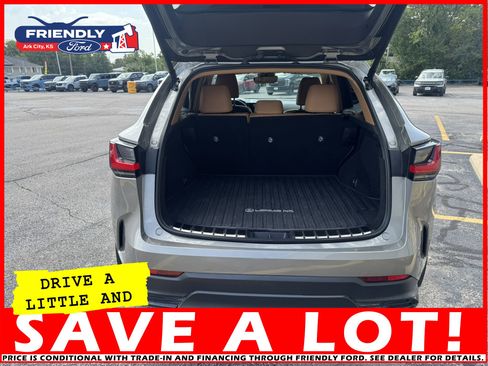 Used 2022 Lexus NX 250 FWD w/ Towing Package (2000 Lbs) image 5