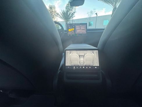 Used 2026 Tesla Model Y Long Range RWD image 16
