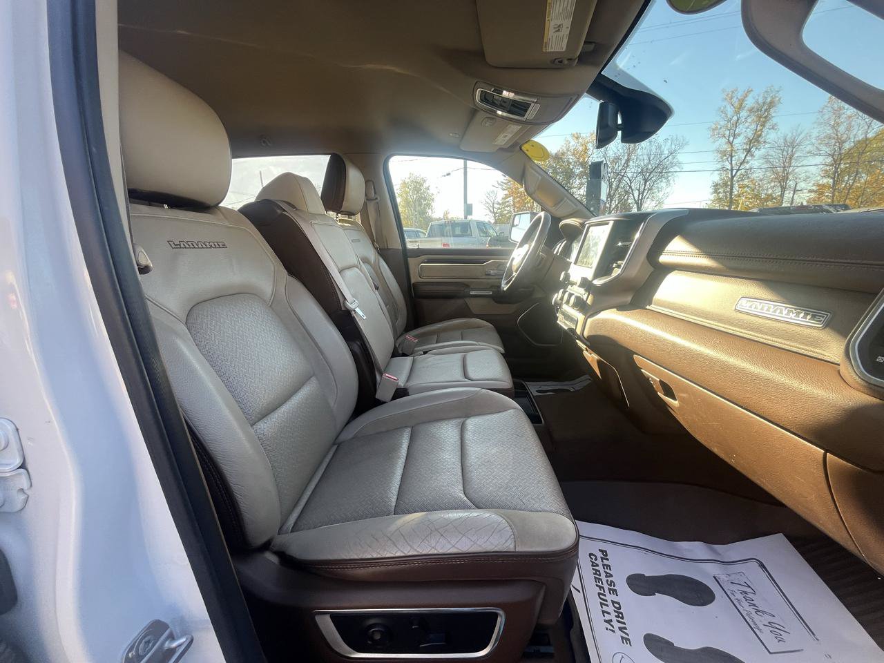 Used 2019 RAM 1500 Laramie AWD/4WD image 15