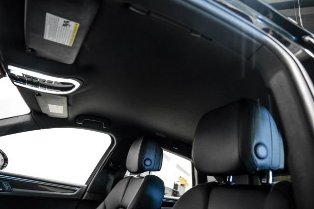 Used 2018 Porsche Macan AWD/4WD image 30
