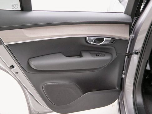 New 2026 Volvo XC90 B6 Core image 18