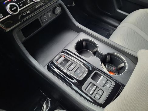 Certified 2023 Honda Pilot LX image 17