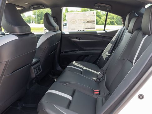 New 2026 Toyota Camry Hybrid FWD image 17