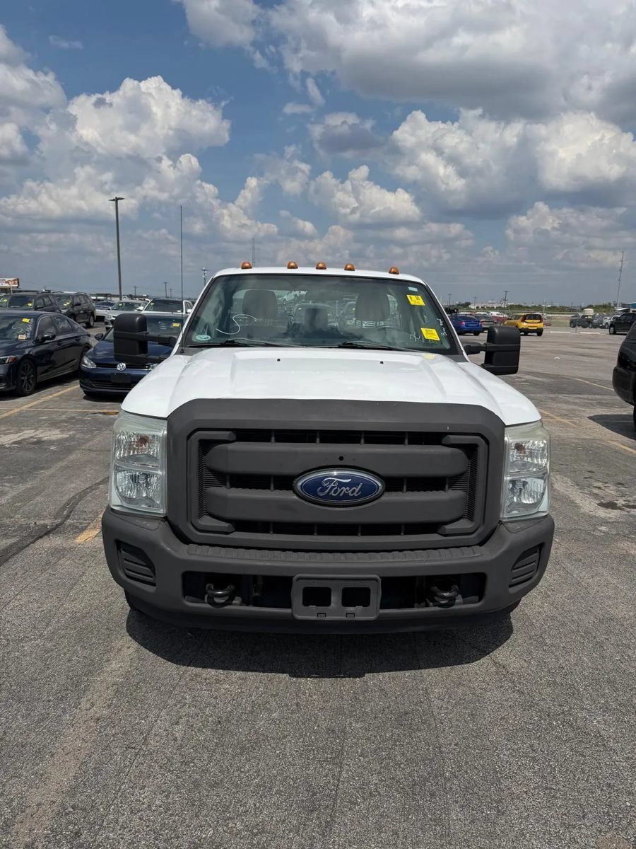 Used 2014 Ford F350 XL w/ Trailer Tow Package RWD image 2