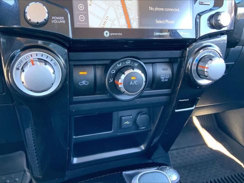 Used 2022 Toyota 4Runner TRD Off-Road Premium image 31