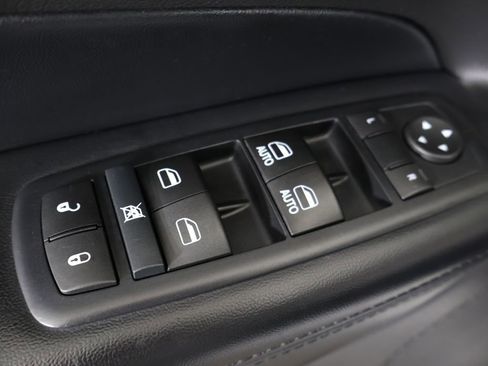 Used 2017 Jeep Grand Cherokee Laredo image 23