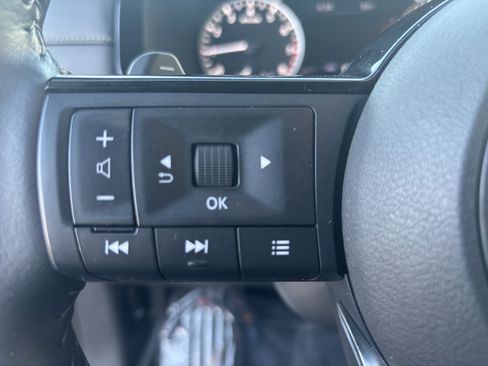 Used 2023 Nissan Pathfinder SL w/ Lighting Package (N92) image 27