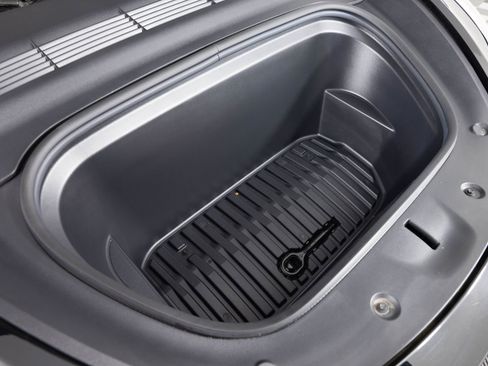 Used 2024 Tesla Model Y Long Range image 39