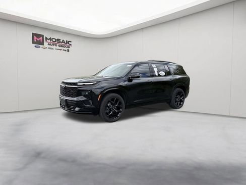 Used 2025 Chevrolet Traverse RS AWD/4WD image 4