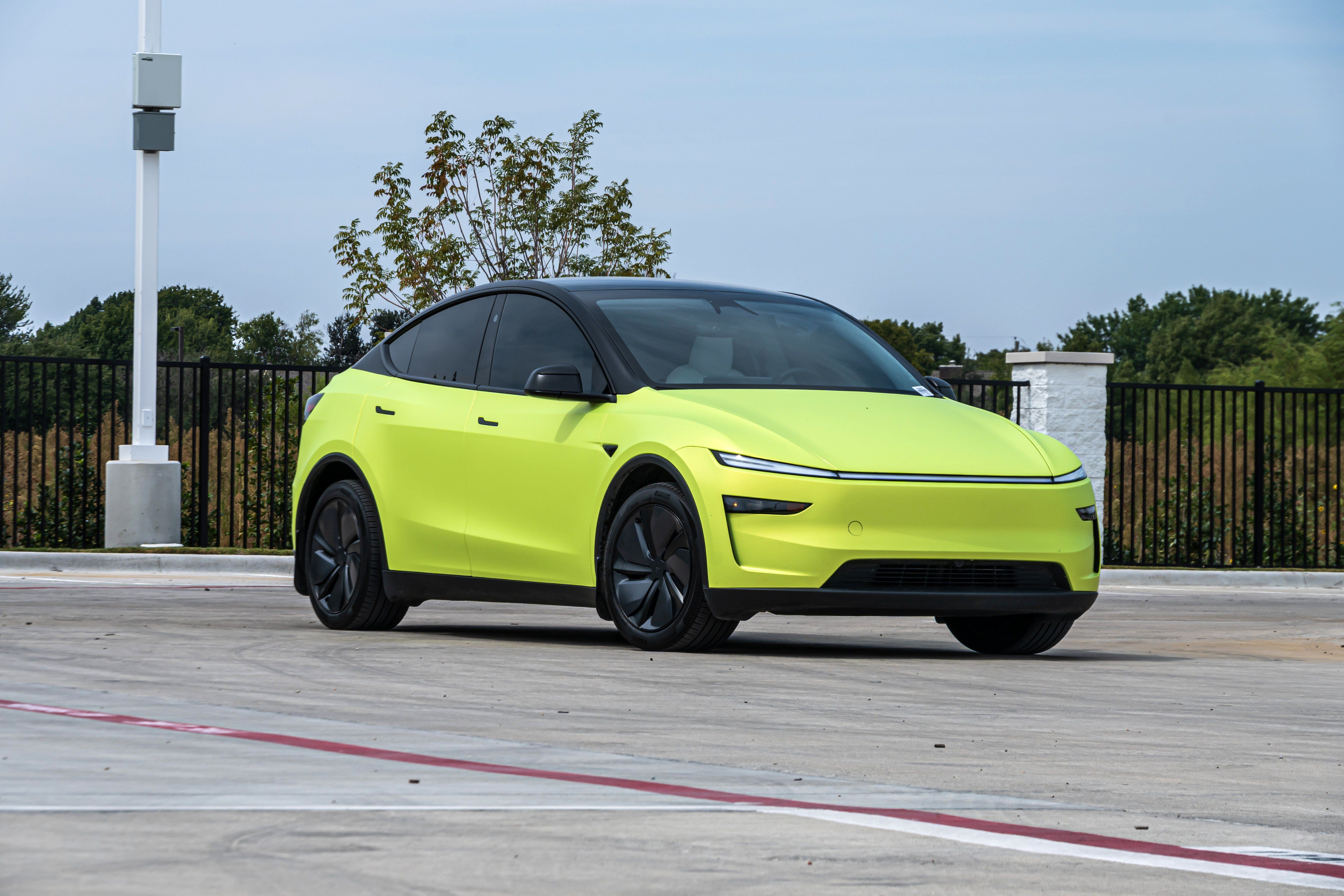 Used 2026 Tesla Model Y Long Range RWD image 2