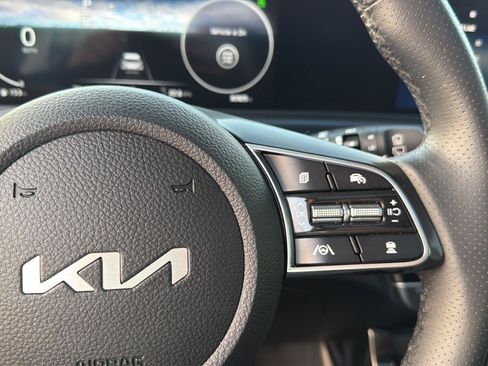 Used 2024 Kia Seltos SX w/ SX Sunroof Package AWD/4WD image 21