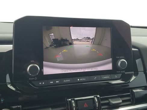 Used 2022 Nissan Pathfinder SV FWD image 27