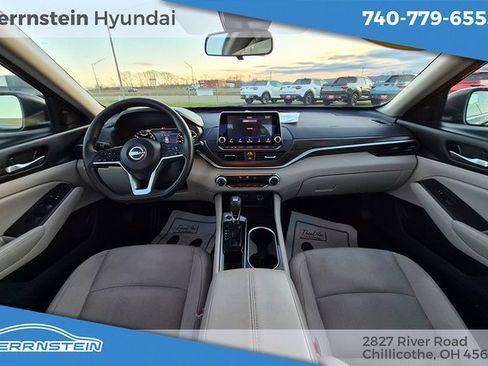 Used 2024 Nissan Altima 2.5 SV image 6