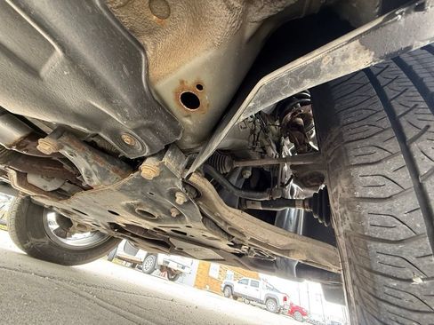Used 2019 Jeep Cherokee Limited AWD/4WD image 17