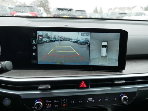 Certified 2025 Kia Sorento SX image 27