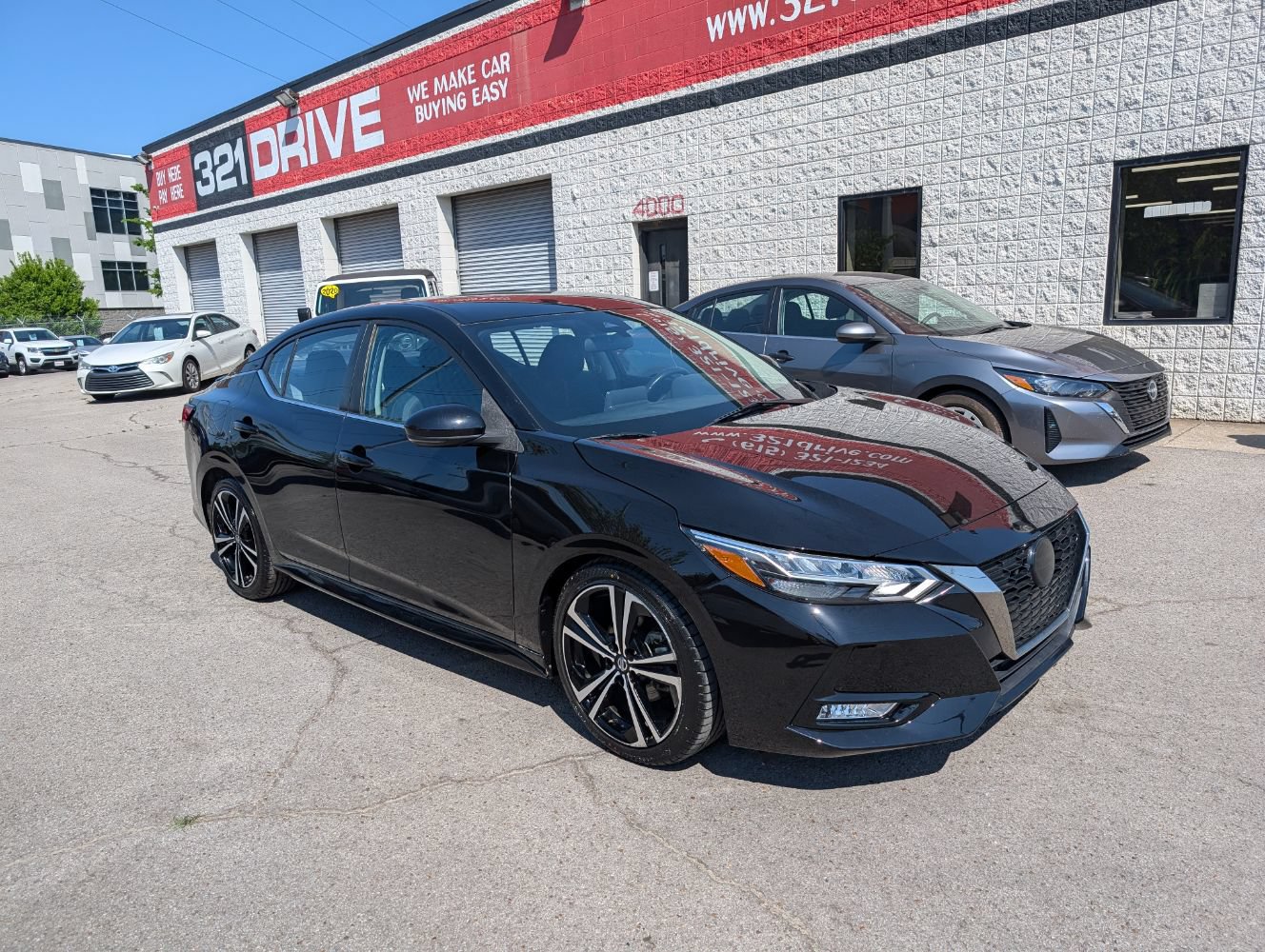 Used 2021 Nissan Sentra SR FWD image 1