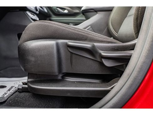 Used 2024 GMC Terrain SLE image 9