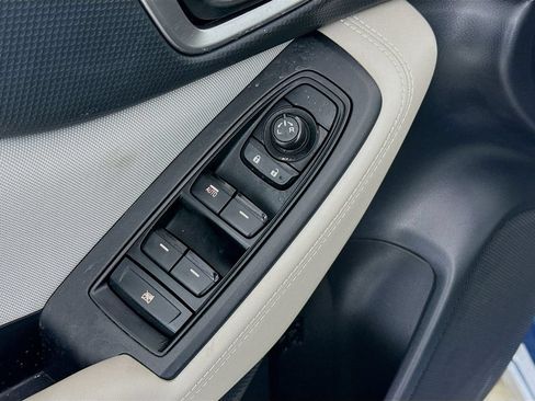 Used 2023 Subaru Forester AWD/4WD image 18