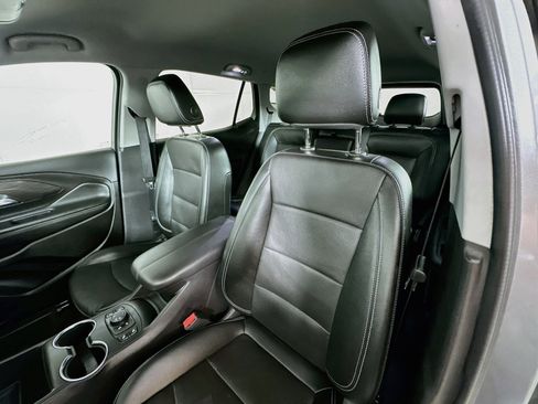 Used 2024 GMC Terrain SLT AWD/4WD image 19