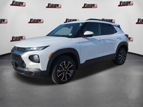 Used 2023 Chevrolet TrailBlazer ACTIV w/ Technology Package FWD image 38