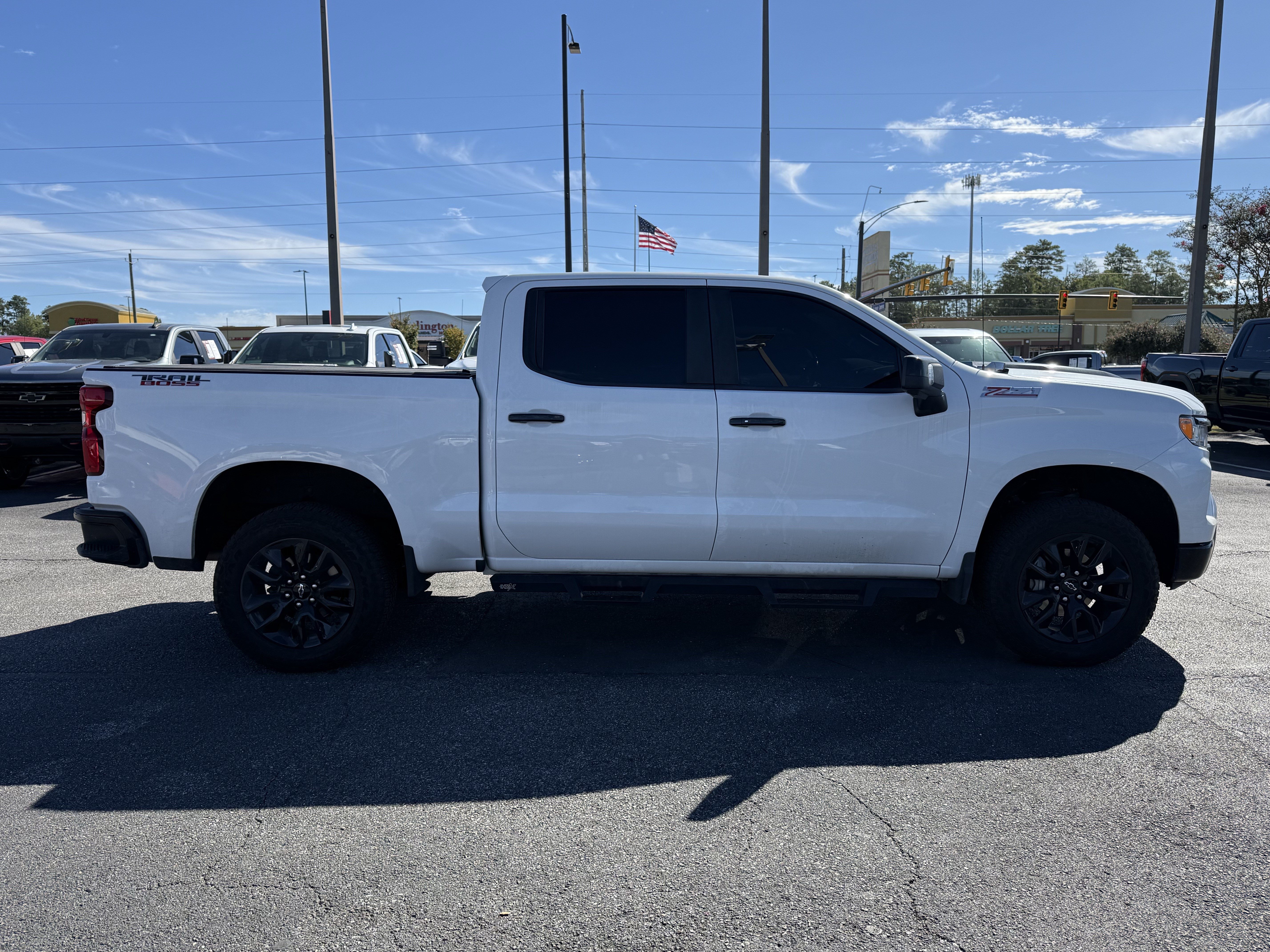 Used 2022 Chevrolet Silverado 1500 LT Trail Boss w/ LT Trail Boss Premium Package AWD/4WD image 12