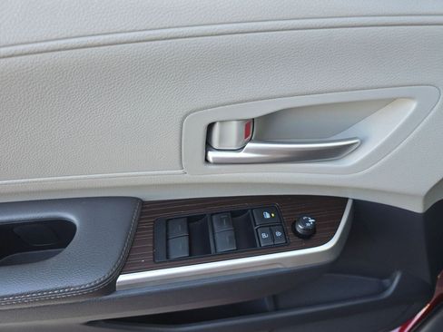 Used 2021 Toyota Sienna XLE image 21