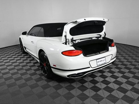Used 2021 Bentley Continental GT V8 image 28