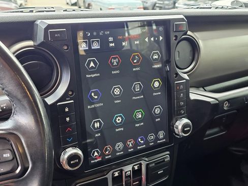 Used 2019 Jeep Wrangler Unlimited Sport S AWD/4WD image 36