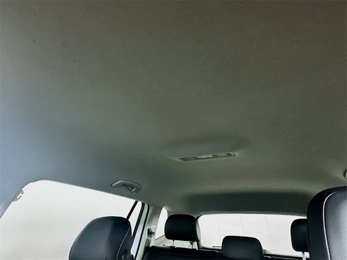 Used 2022 Volkswagen Tiguan SE image 21