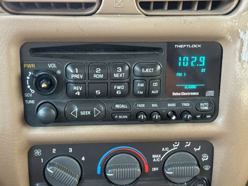 Used 2002 Chevrolet Blazer LS w/ Preferred Equipment Group AWD/4WD image 18