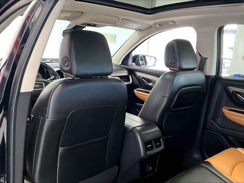 Used 2019 GMC Terrain SLT w/ Infotainment Package II AWD/4WD image 10