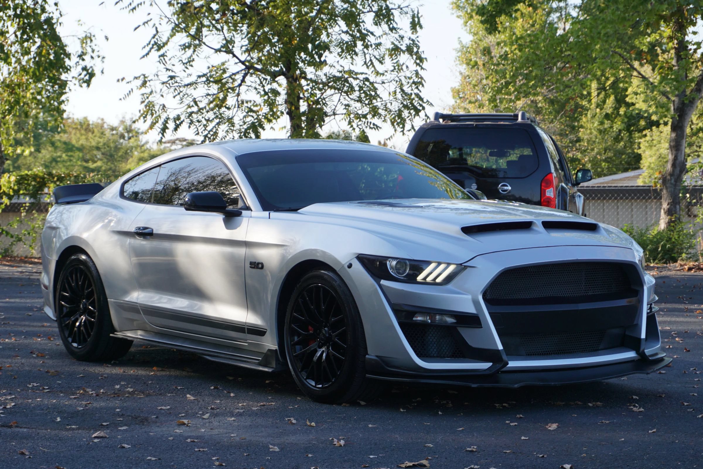 Used 2017 Ford Mustang GT Premium w/ Equipment Group 401A RWD image 3
