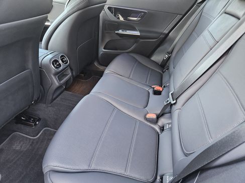 Used 2026 Mercedes-Benz GLC 300 4MATIC image 29