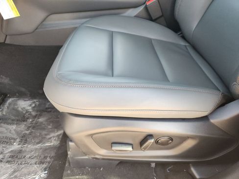 New 2026 Ford Explorer Active w/ Active Comfort Package AWD/4WD image 16