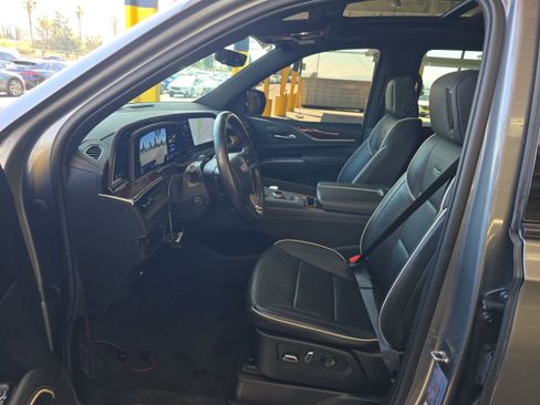 Used 2022 Cadillac Escalade ESV Premium Luxury image 7