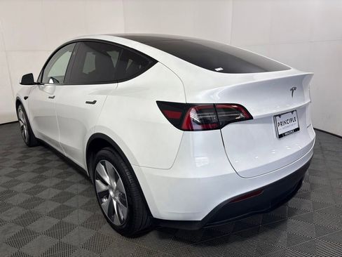 Used 2023 Tesla Model Y Long Range AWD/4WD image 7