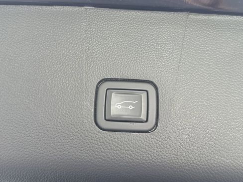 Used 2020 Chevrolet Traverse Premier w/ Redline Edition FWD image 22