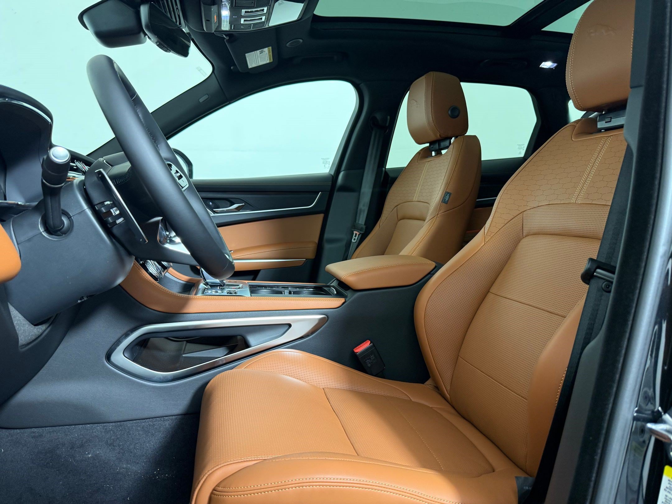 New 2026 Jaguar F-PACE R-Dynamic S AWD/4WD image 5