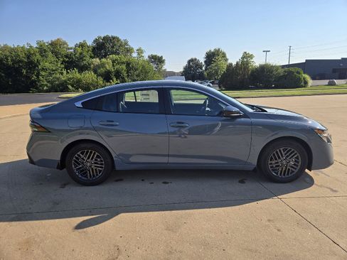 New 2026 Nissan Sentra SV w/ SV Convenience Package FWD image 2