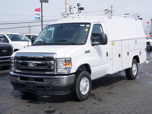 New 2026 Ford E-350 and Econoline 350 Super Duty w/ Power Equipment Group RWD image 5