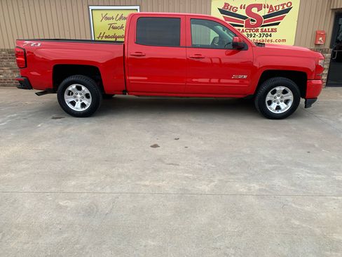 Used 2018 Chevrolet Silverado 1500 LT w/ Texas Edition image 6