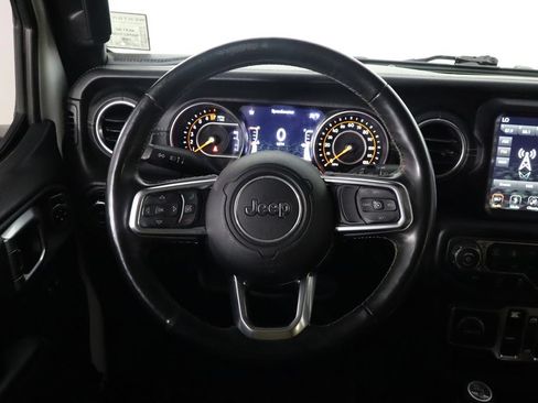 Used 2018 Jeep Wrangler Unlimited Sahara AWD/4WD image 7