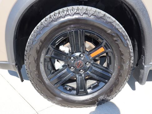 Used 2025 Nissan Rogue SV image 16