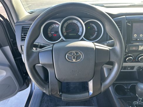 Used 2012 Toyota Tacoma image 18