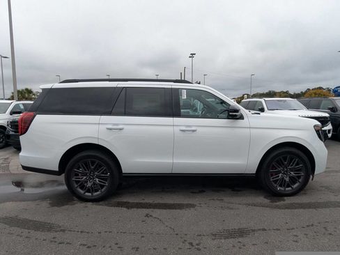 Used 2025 Ford Expedition Platinum w/ Stealth Performance Package AWD/4WD image 3