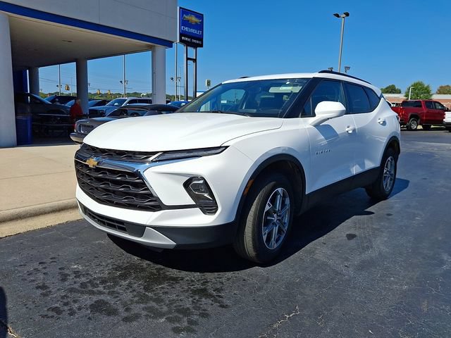 Used 2024 Chevrolet Blazer LT w/ Convenience Package FWD image 3