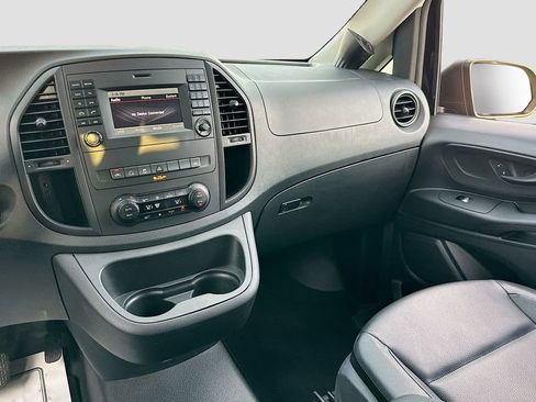 Used 2018 Mercedes-Benz Metris Passenger image 21