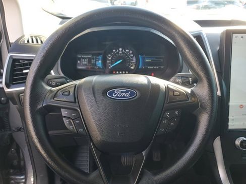 Certified 2022 Ford Edge SE w/ Black Appearance Package image 19