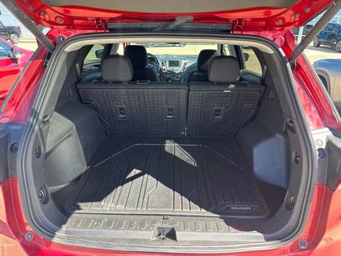 Used 2024 Chevrolet Equinox LT w/ LPO, Floor Liner Package FWD image 11
